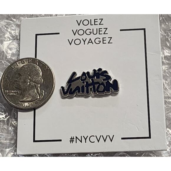 Louis Vuitton Pintrill NYCVVV Logo Letter Silver Lapel Pin - Picture 6 of 6